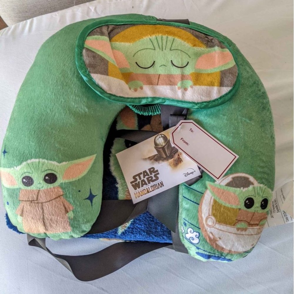 Star Wars 3 Piece travel gift set (neck pillow, travel blanket, eye mask)